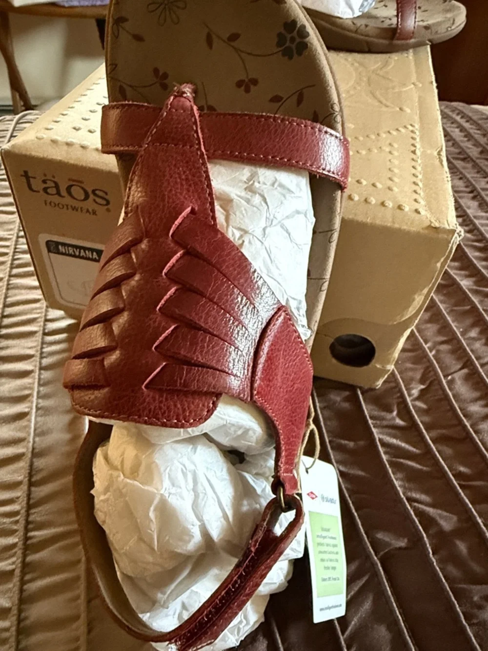 NIRVANA Women's Red Leather Slingback Sandals.  Taos.  Make offer! - Picture 4 of 6
